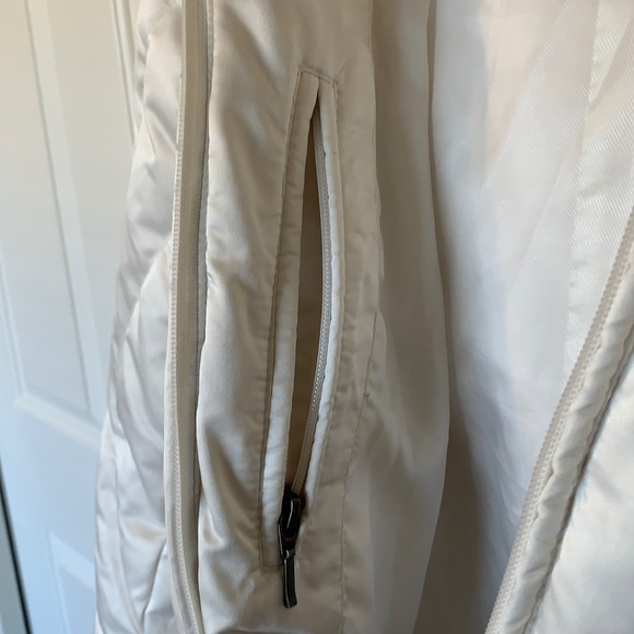 a.n.a. White Down Satin Hooded Jacket Women's Size Small - Picture 5 of 9
